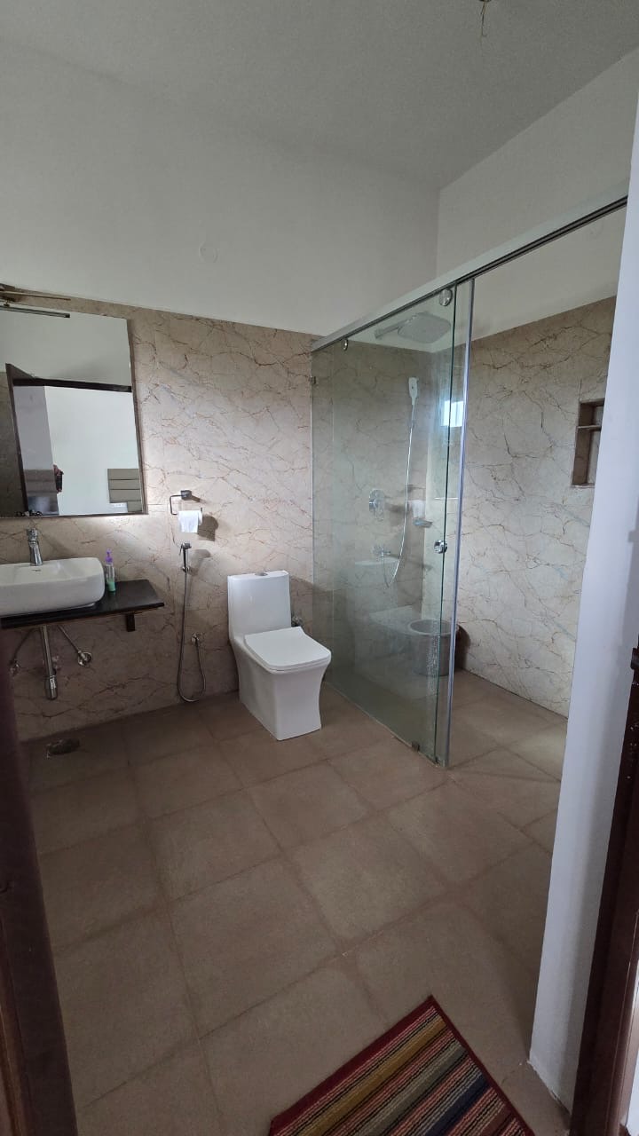 En-suite bathroom at RMSC accommodation